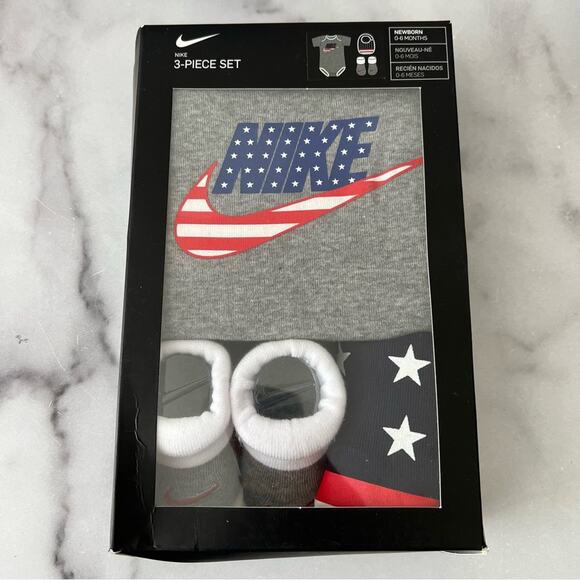 Nike Baby 3-Piece Set Bodysuit Booties Bib Americana July 4th Flag Star gray - Picture 1 of 3